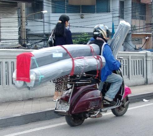 [Image: scooter.php?img=hauling_carpet_gfdl.jpg]