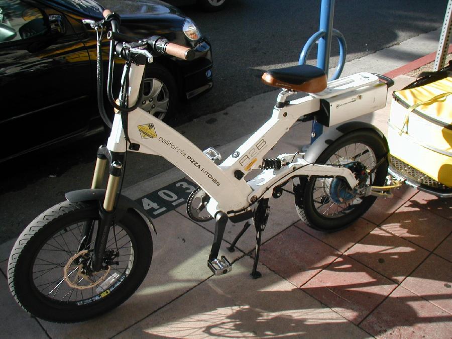 Scooter with cargo trailer
